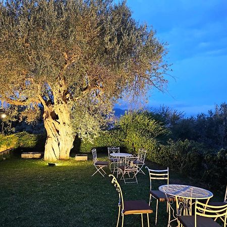 Antico Borgo Etneo Agriturismo Villa Calatabiano Bagian luar foto