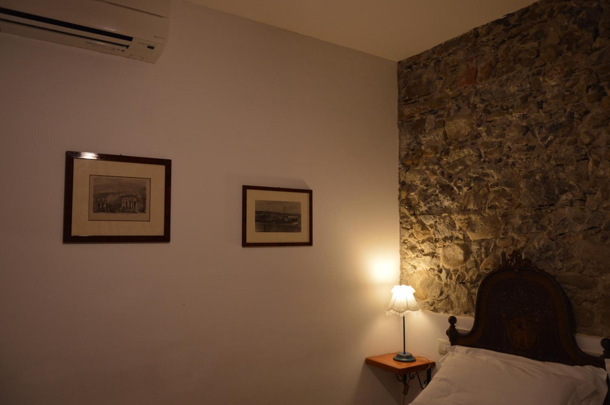 Antico Borgo Etneo Country Hotel Calatabiano Bagian luar foto