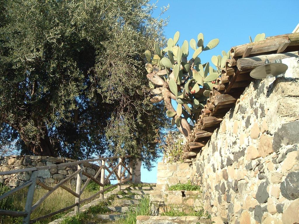 Antico Borgo Etneo Agriturismo Villa Calatabiano Bagian luar foto