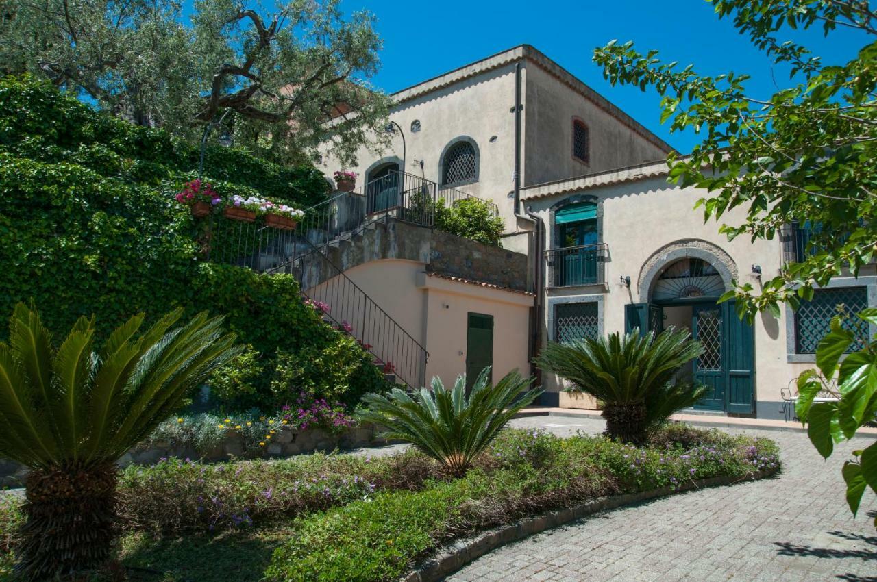 Antico Borgo Etneo Country Hotel Calatabiano Bagian luar foto