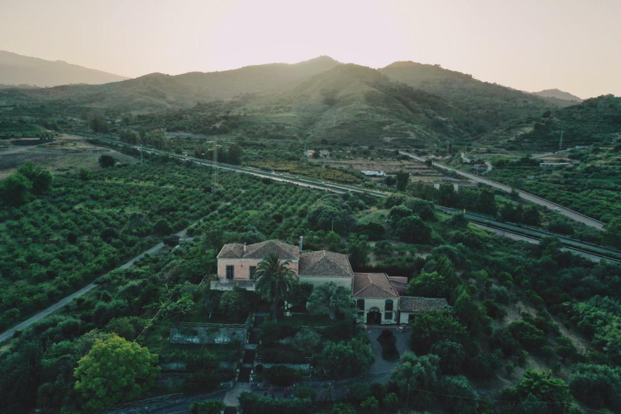 Antico Borgo Etneo Agriturismo Villa Calatabiano Bagian luar foto