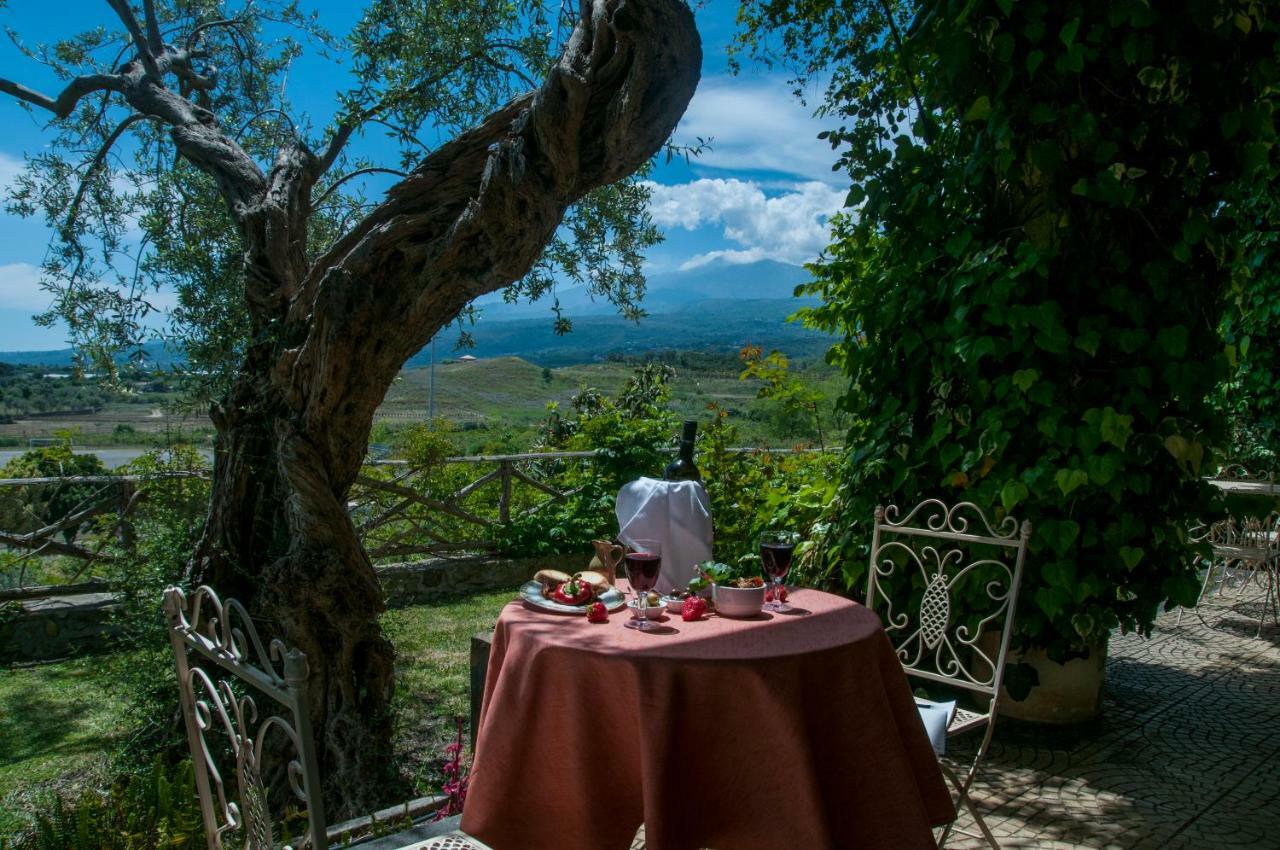 Antico Borgo Etneo Agriturismo Villa Calatabiano Bagian luar foto