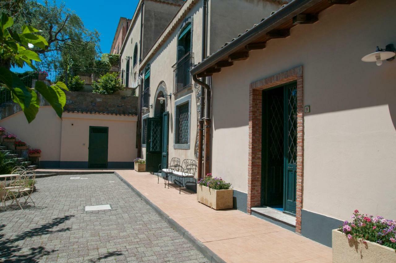 Antico Borgo Etneo Country Hotel Calatabiano Bagian luar foto