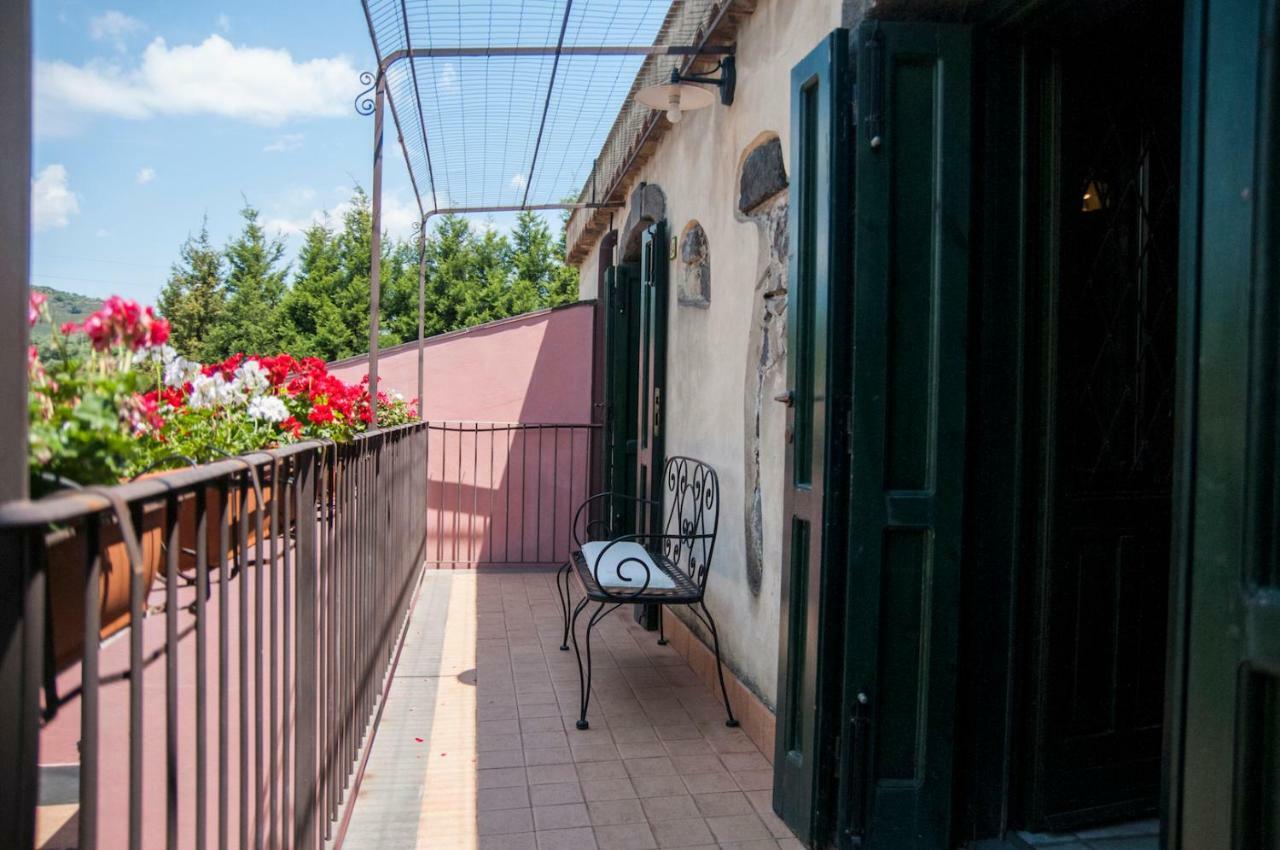 Antico Borgo Etneo Agriturismo Villa Calatabiano Bagian luar foto