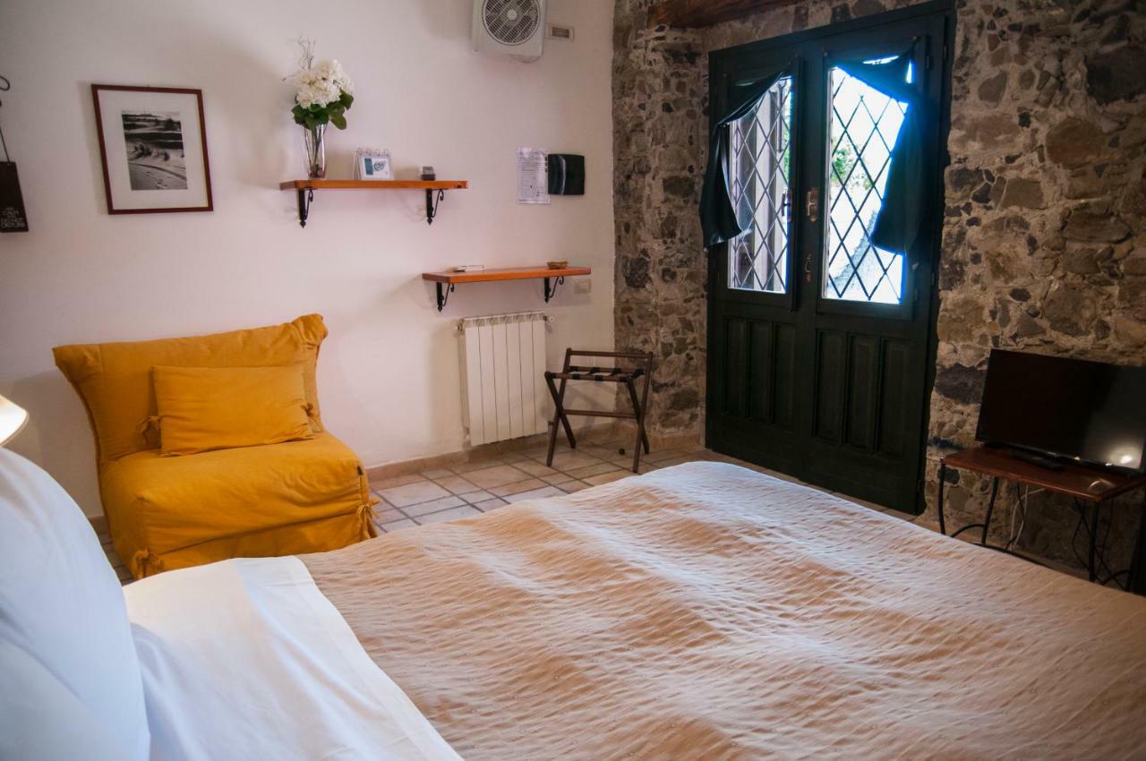 Antico Borgo Etneo Country Hotel Calatabiano Bagian luar foto